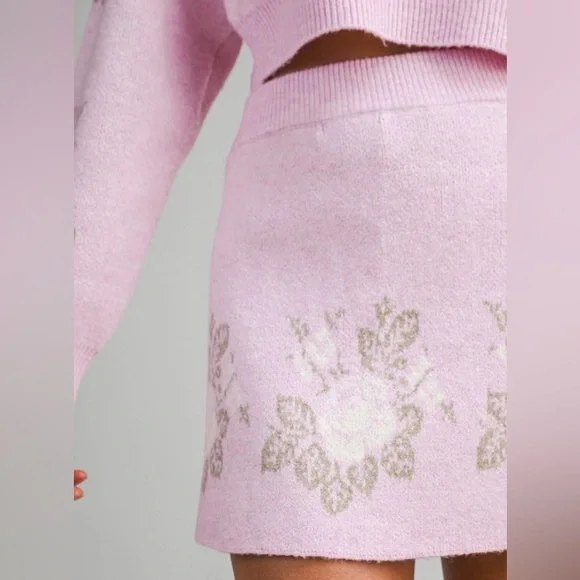 Pink Floral Jacquard Crop Sweater And Skirt Set - Picture 10 of 16